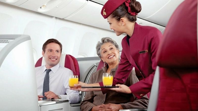 Công việc của tiếp viên hàng không thời xưa