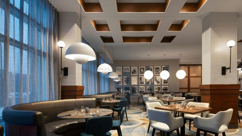 Cửa hàng và nhà hàng tại sân bay Montreal Pierre Elliott Trudeau