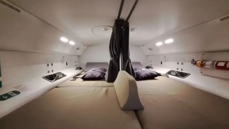 Không gian bí mật trên máy bay cho phi hành đoàn nghỉ ngơi trong các chuyến bay dài