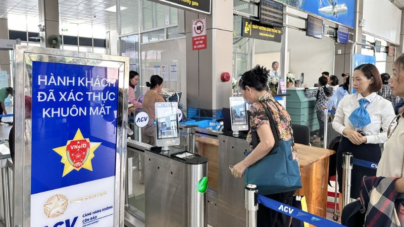 Khu vực check-in và an ninh sân bay Côn Đảo