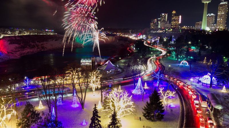 Pháo hoa tại Falls Fireworks and Illumination